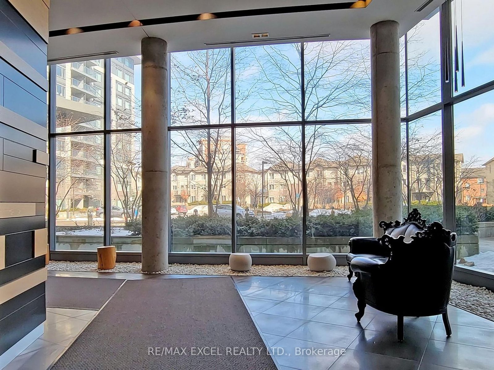 273 South Park Rd, 817, Markham, Ontario  L3T 0B5 - Photo 3 - N9255393