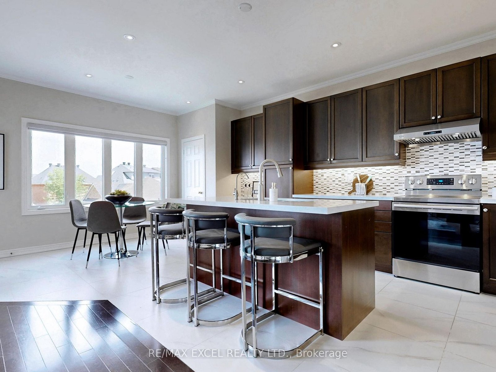 72 Glengordon Cres, Markham, Ontario  L6C 0K1 - Photo 11 - N9255404